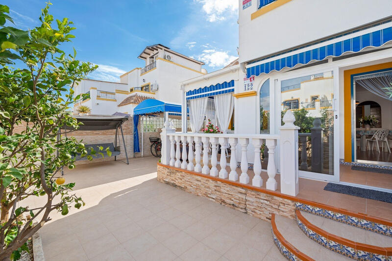 3 Schlafzimmer Villa zu verkaufen 3 Schlafzimmer Villa zu verkaufen