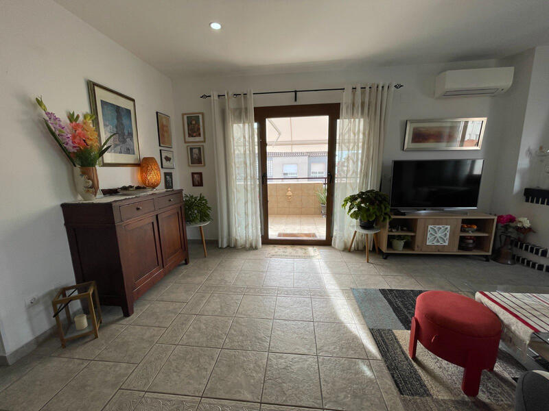 3 bedroom Apartment for sale