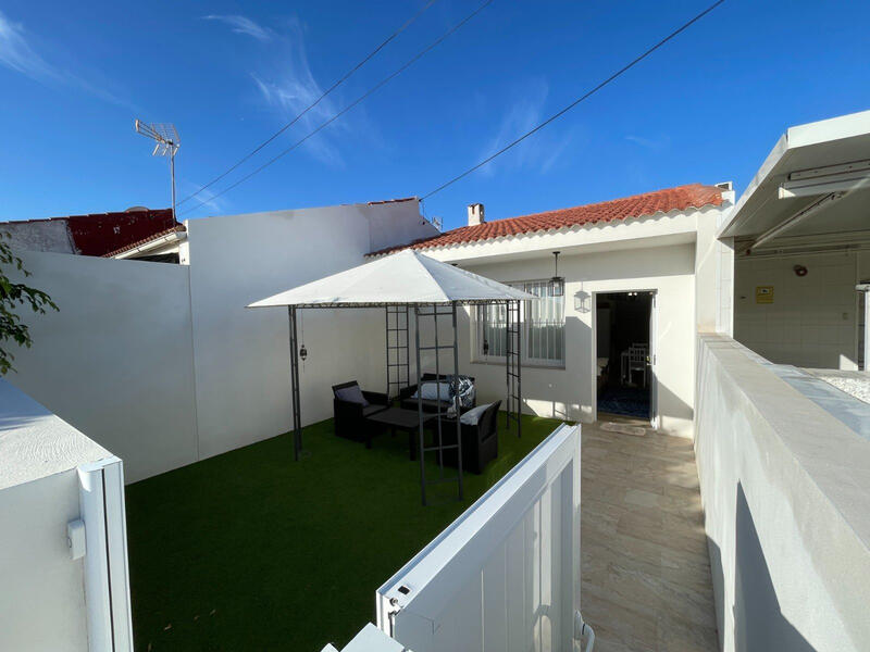 Adosado en venta en Torrevieja, Alicante Adosado en venta en Torrevieja, Alicante