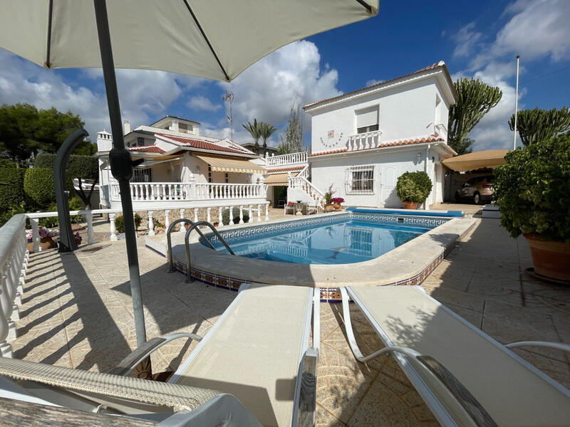 4 soverom Villa til salgs 4 soverom Villa til salgs