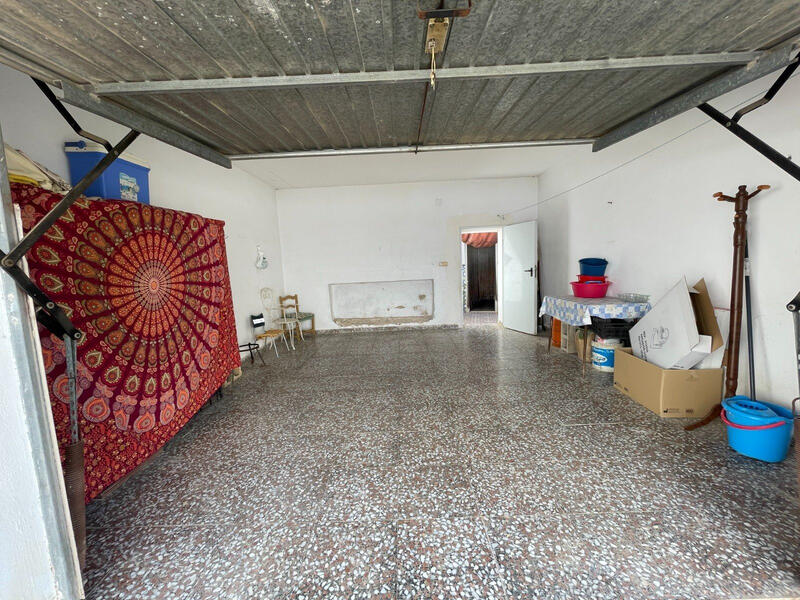 4 bedroom Townhouse for sale