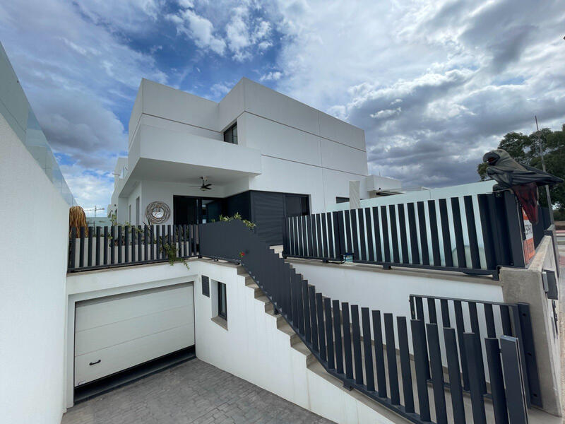 Villa zu verkaufen in Dolores, Alicante Villa zu verkaufen in Dolores, Alicante