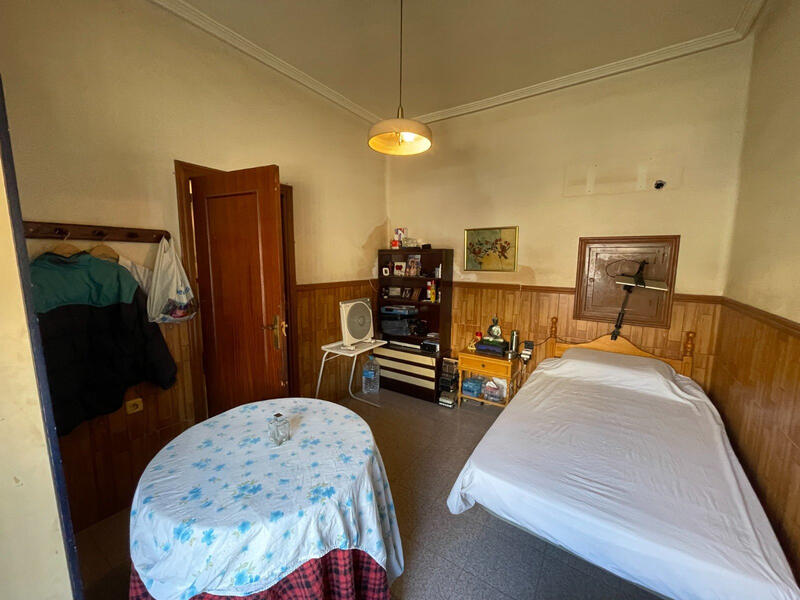 4 bedroom Townhouse for sale