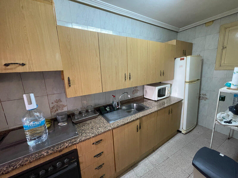 4 bedroom Townhouse for sale