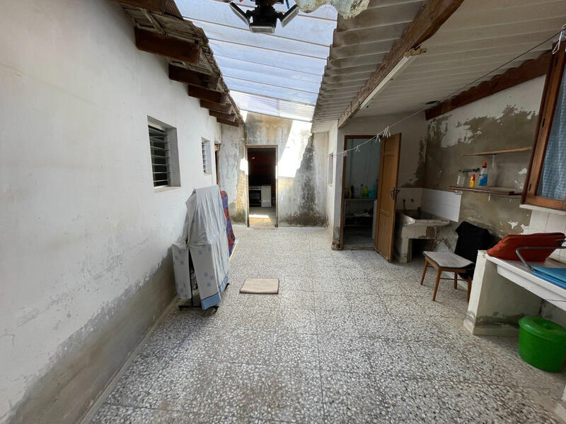 4 bedroom Townhouse for sale