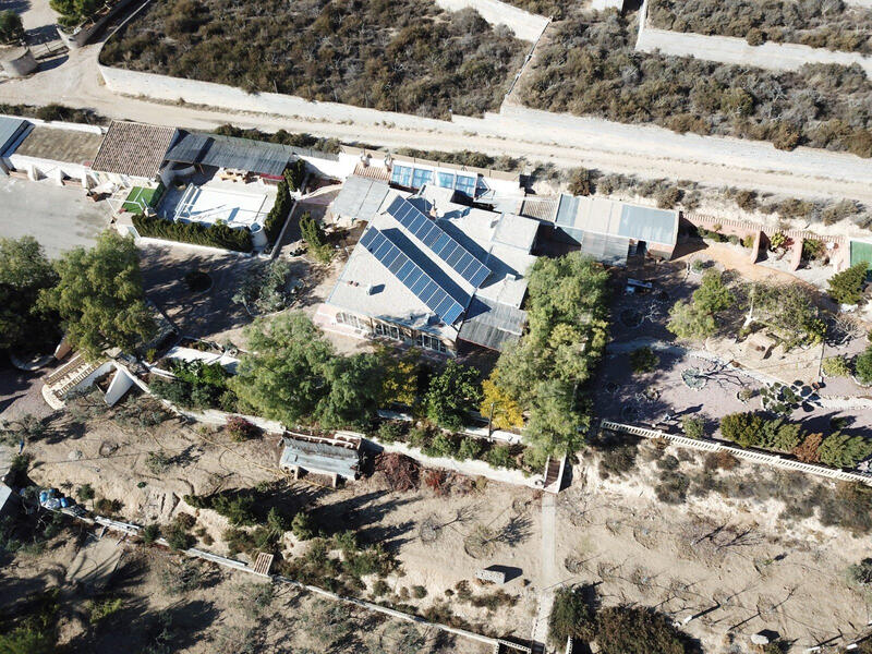 5 bedroom Country House for sale