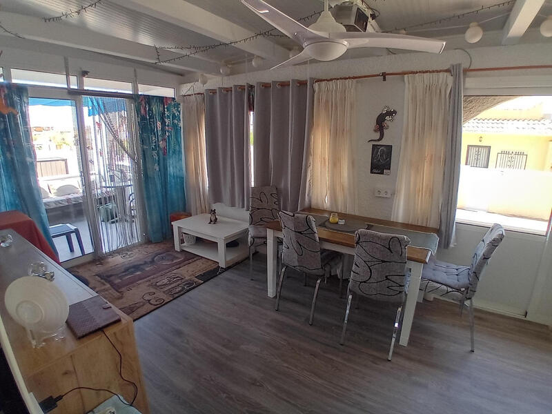 2 Cuarto Villa en venta