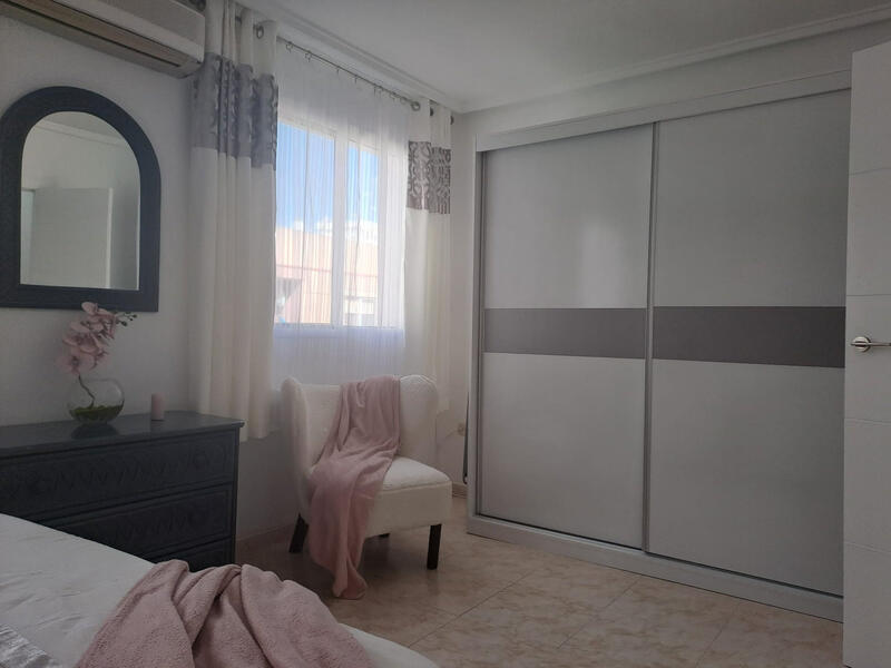 2 спальная комната квартира продается