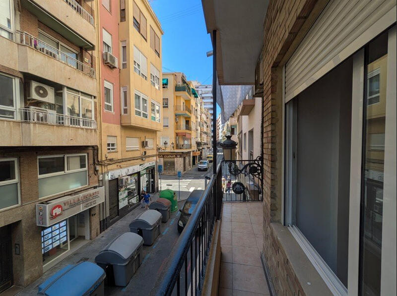 квартира продается в Alacant/Alicante, Alicante