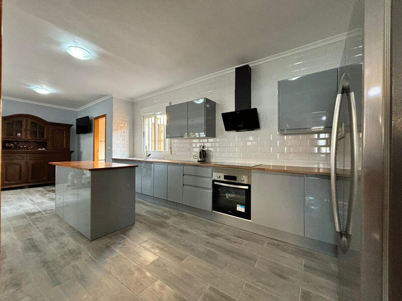 5 sovrum Radhus till salu 5 sovrum Radhus till salu