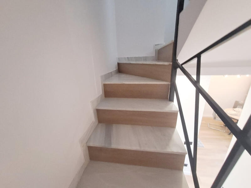 3 спальная комната городская тюрьма продается 3 спальная комната городская тюрьма продается