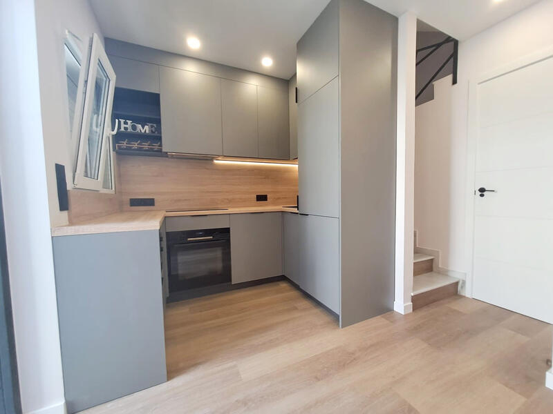 3 спальная комната городская тюрьма продается 3 спальная комната городская тюрьма продается