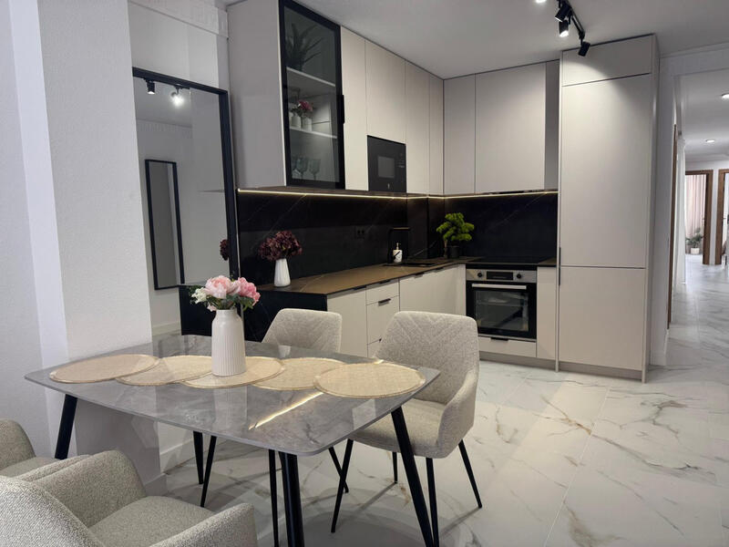 4 bedroom Apartment for sale