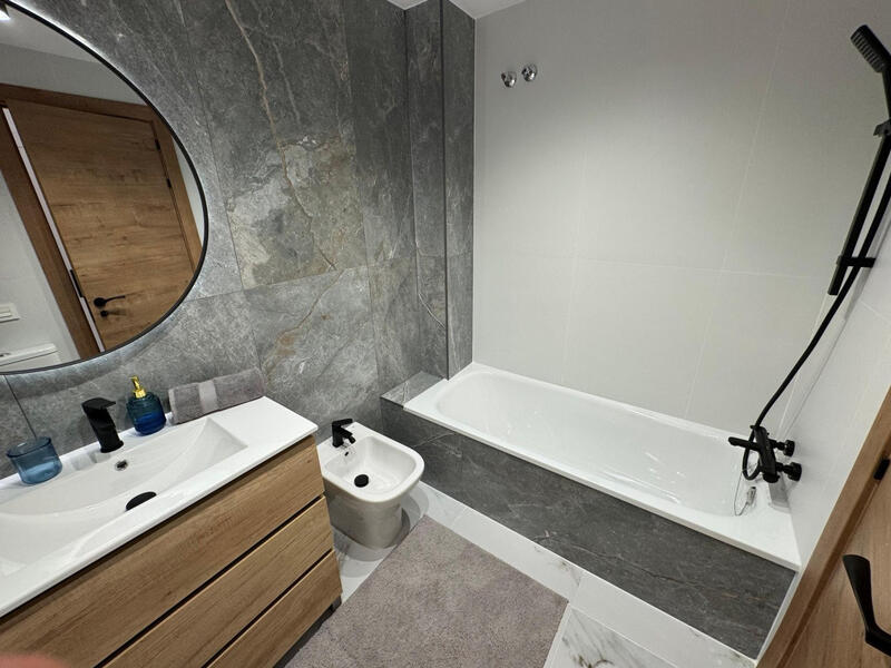 4 bedroom Apartment for sale