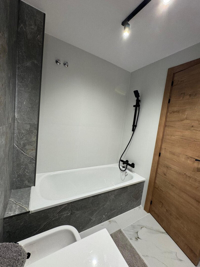 4 bedroom Apartment for sale