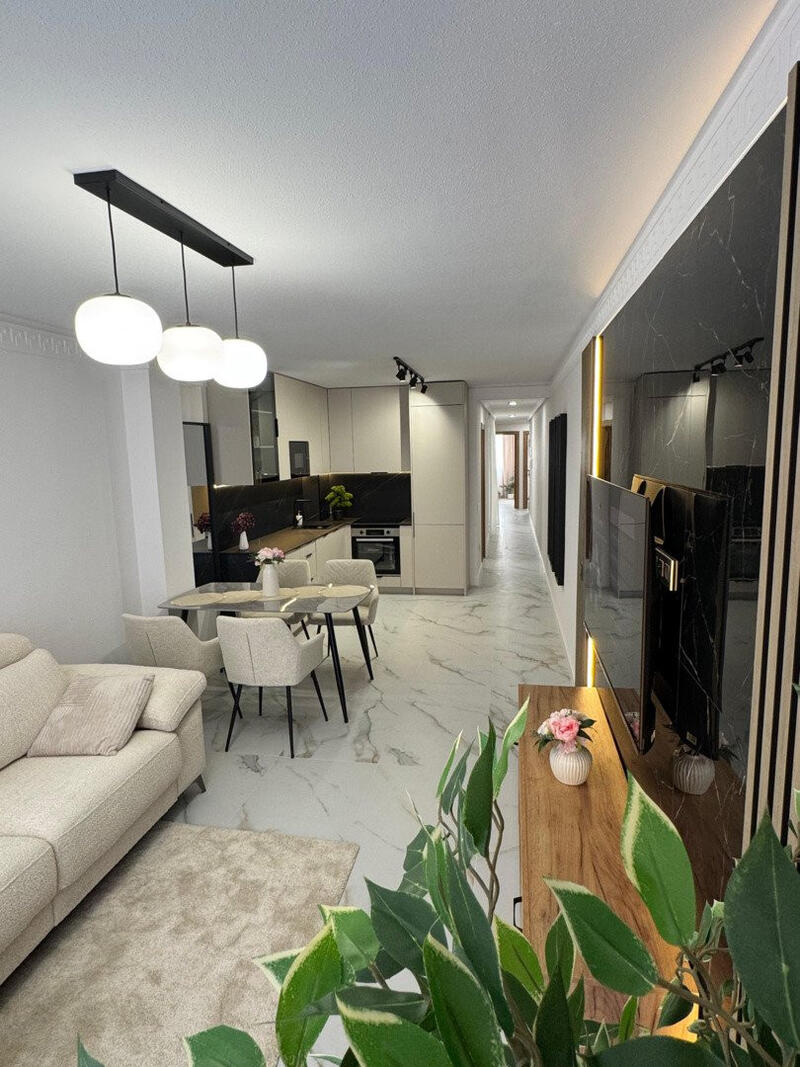 4 bedroom Apartment for sale