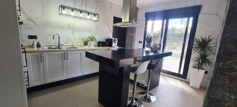 4 sovrum Radhus till salu 4 sovrum Radhus till salu