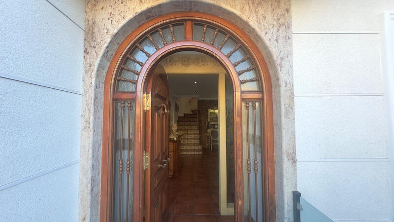 4 bedroom Townhouse for sale 4 bedroom Townhouse for sale