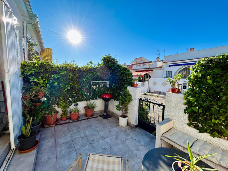 1 bedroom Townhouse for sale