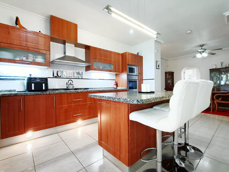 6 bedroom Villa for sale 6 bedroom Villa for sale