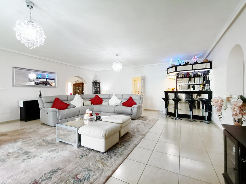 6 bedroom Villa for sale 6 bedroom Villa for sale