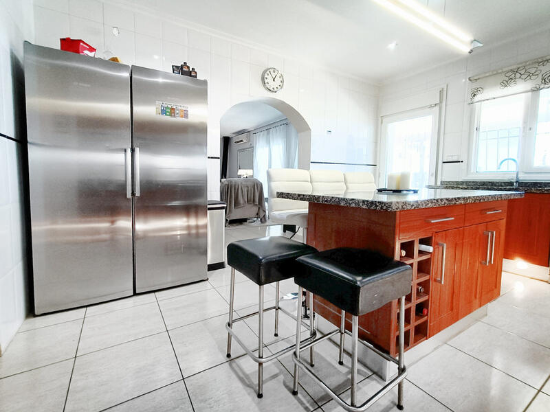 6 bedroom Villa for sale 6 bedroom Villa for sale