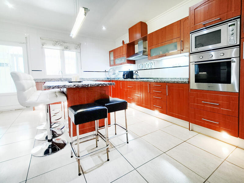 6 bedroom Villa for sale 6 bedroom Villa for sale