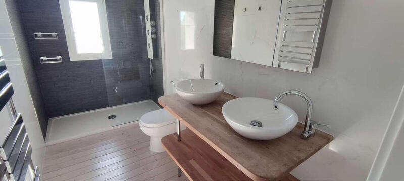 7 bedroom Country House for sale