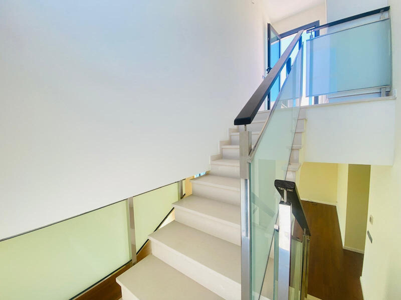 4 soverom Villa til salgs 4 soverom Villa til salgs