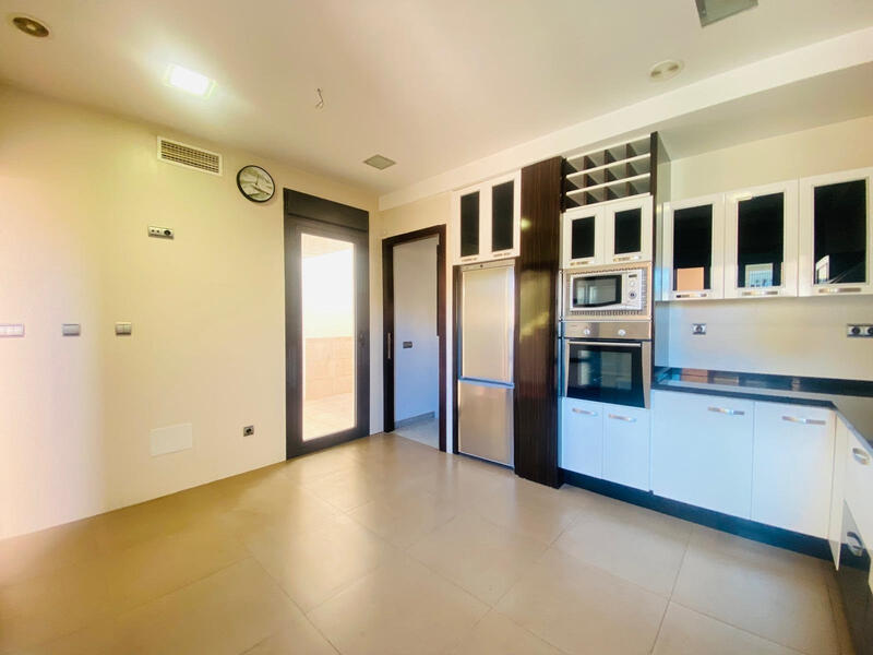 4 soverom Villa til salgs 4 soverom Villa til salgs