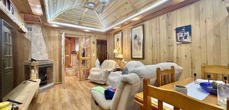 4 bedroom Townhouse for sale