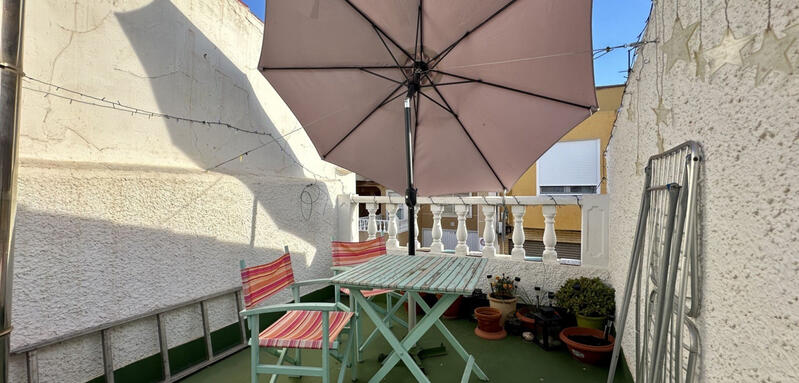 4 bedroom Townhouse for sale