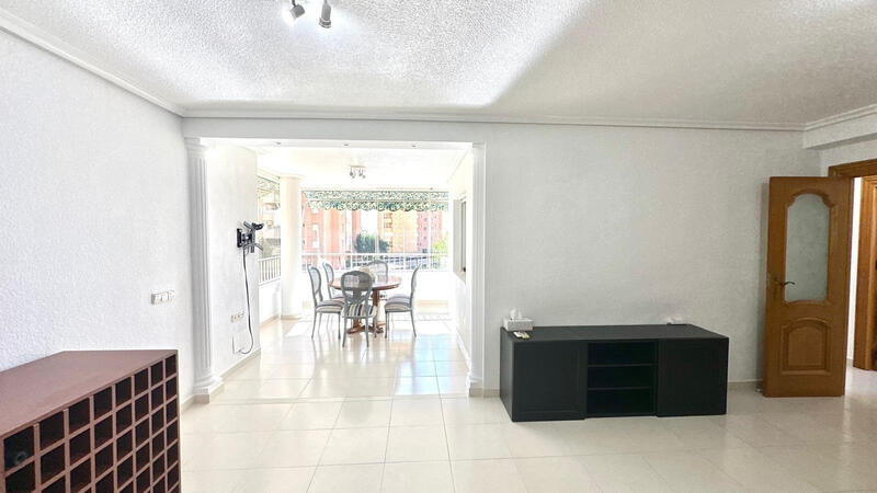 3 bedroom Apartment for sale