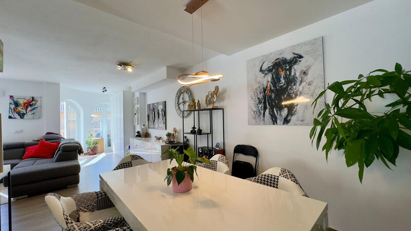 2 Cuarto Villa en venta