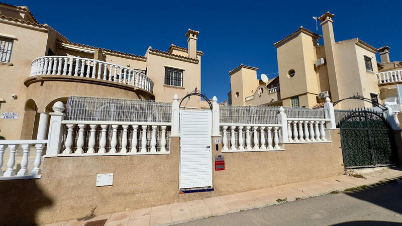 2 Cuarto Villa en venta