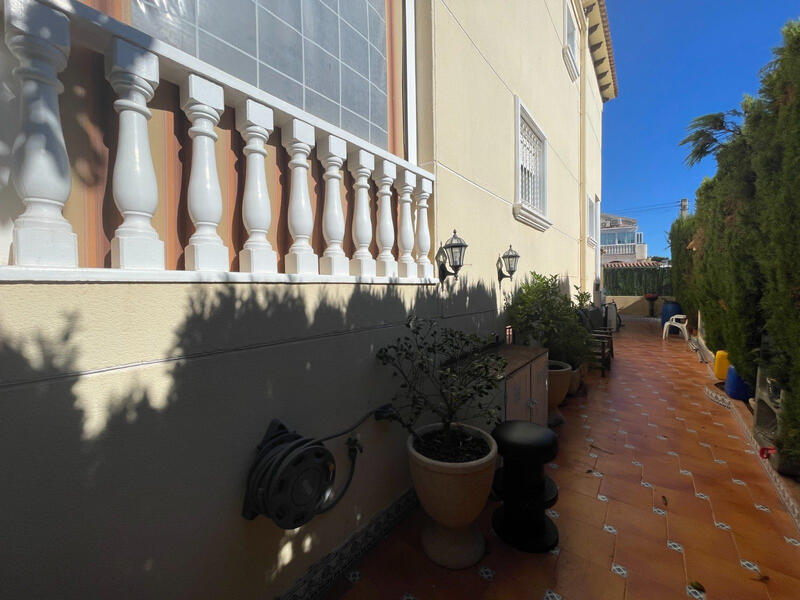 4 bedroom Villa for sale