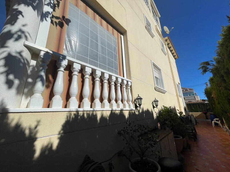 4 bedroom Villa for sale