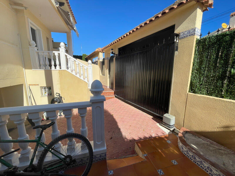 4 bedroom Villa for sale