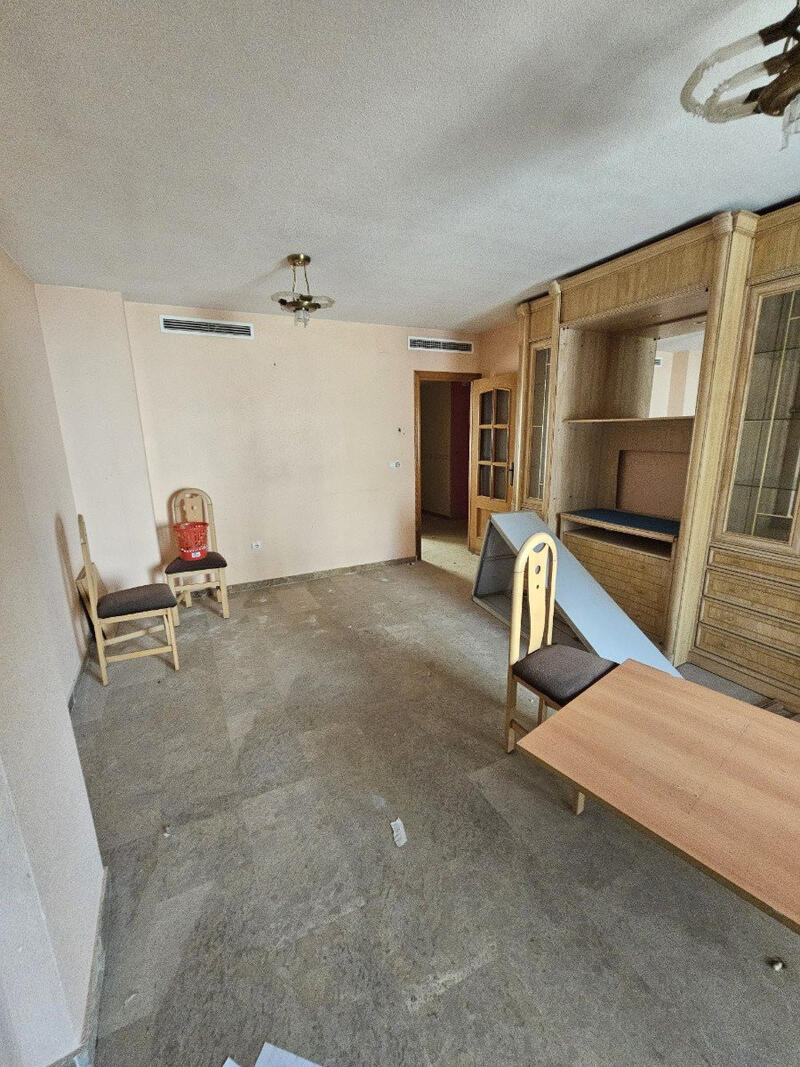 3 bedroom Apartment for sale