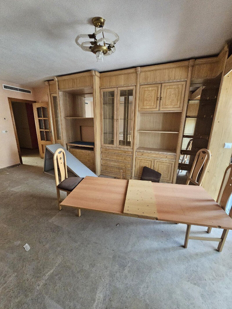 3 bedroom Apartment for sale