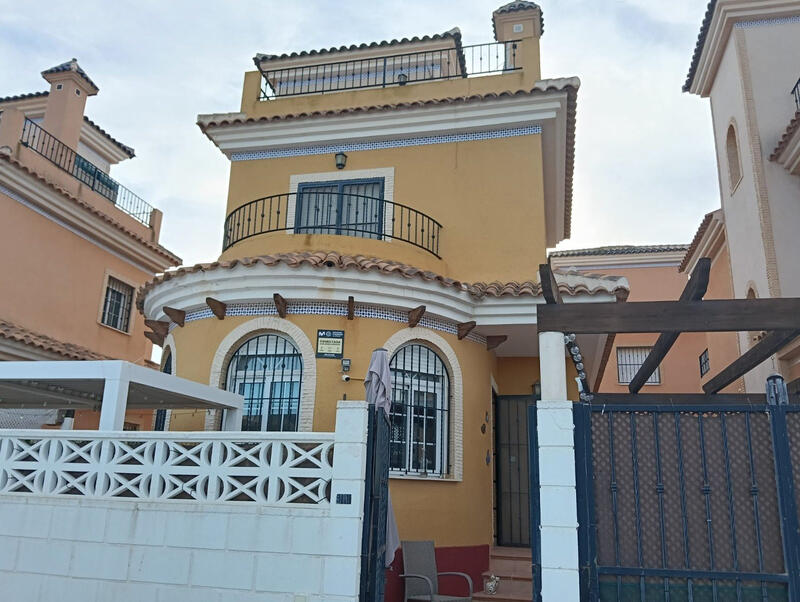 Villa zu verkaufen in Los Montesinos, Alicante