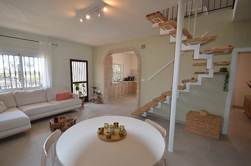 4 Schlafzimmer Landhaus zu verkaufen