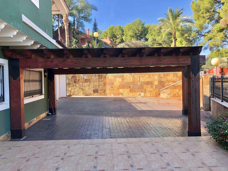 6 chambre Villa à vendre 6 chambre Villa à vendre