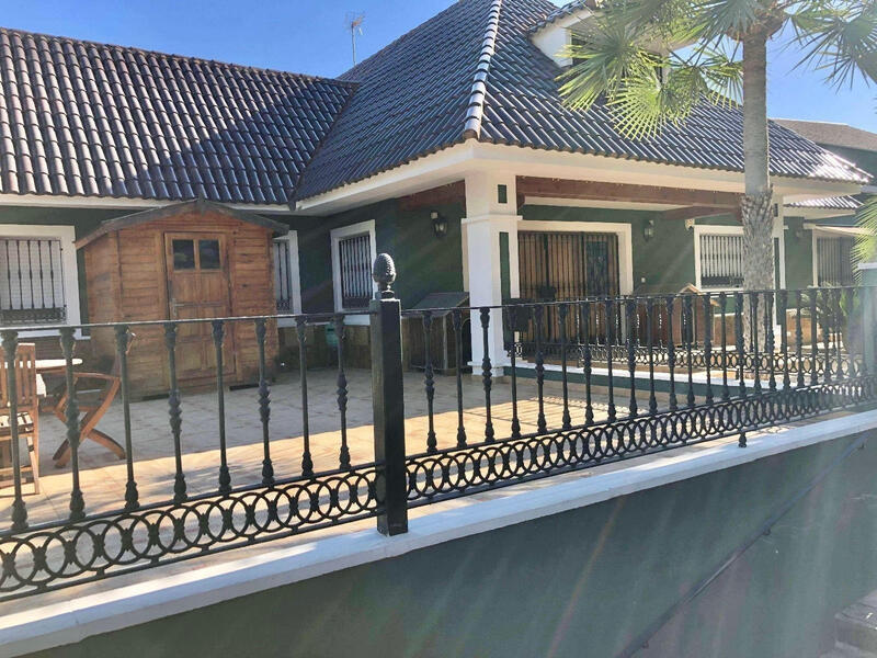 6 chambre Villa à vendre 6 chambre Villa à vendre