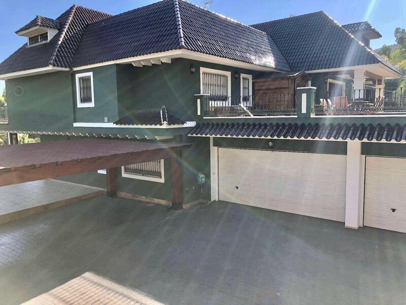 6 chambre Villa à vendre 6 chambre Villa à vendre