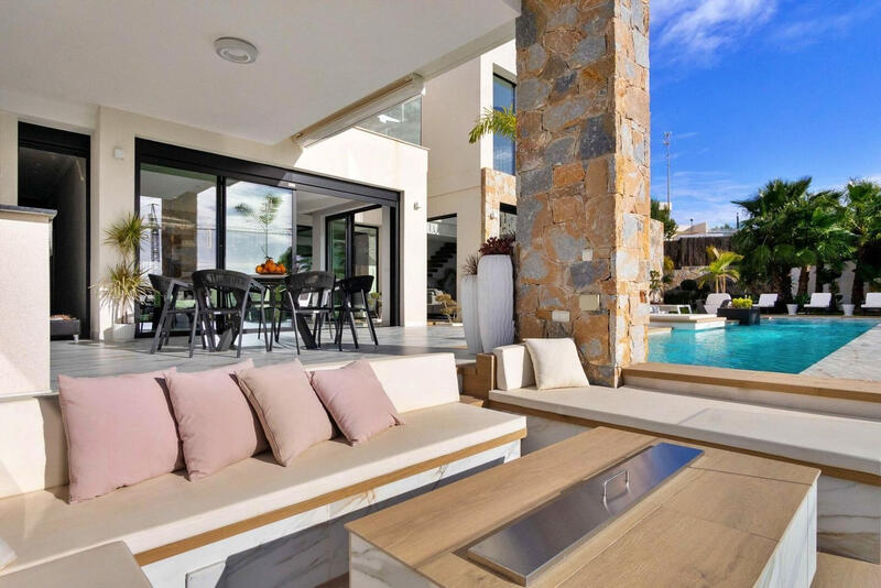 4 Cuarto Villa en venta