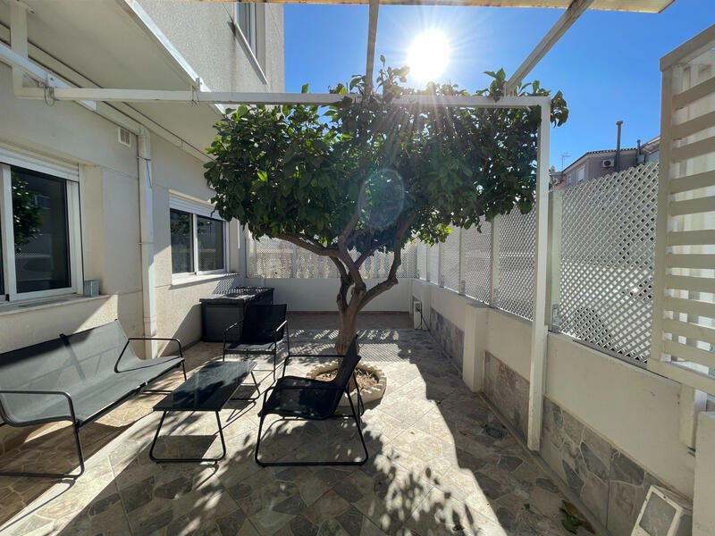 5 bedroom Townhouse for sale