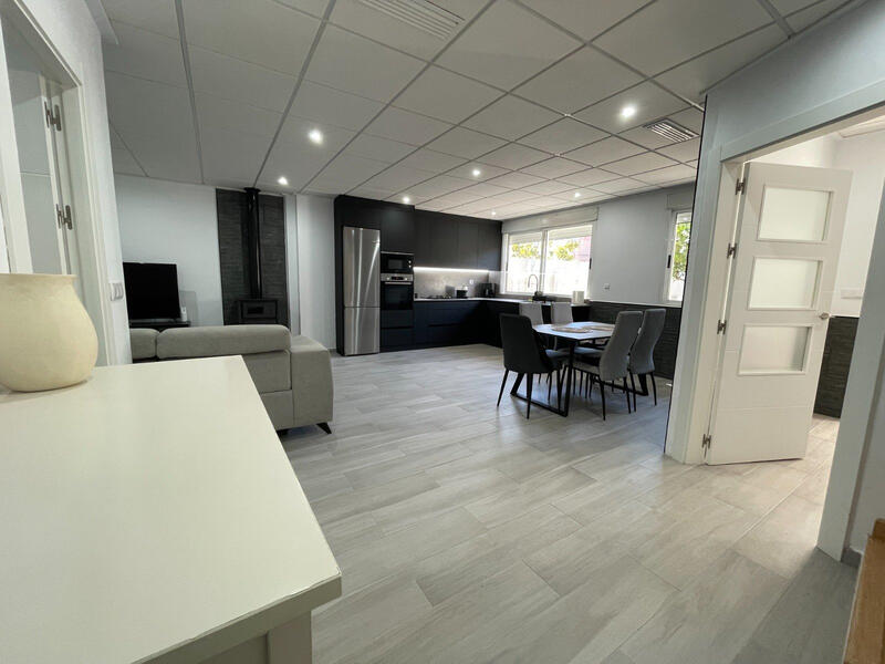 5 bedroom Townhouse for sale