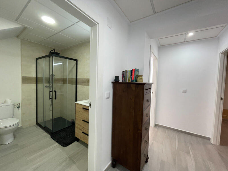 5 bedroom Townhouse for sale