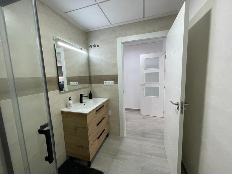 5 bedroom Townhouse for sale